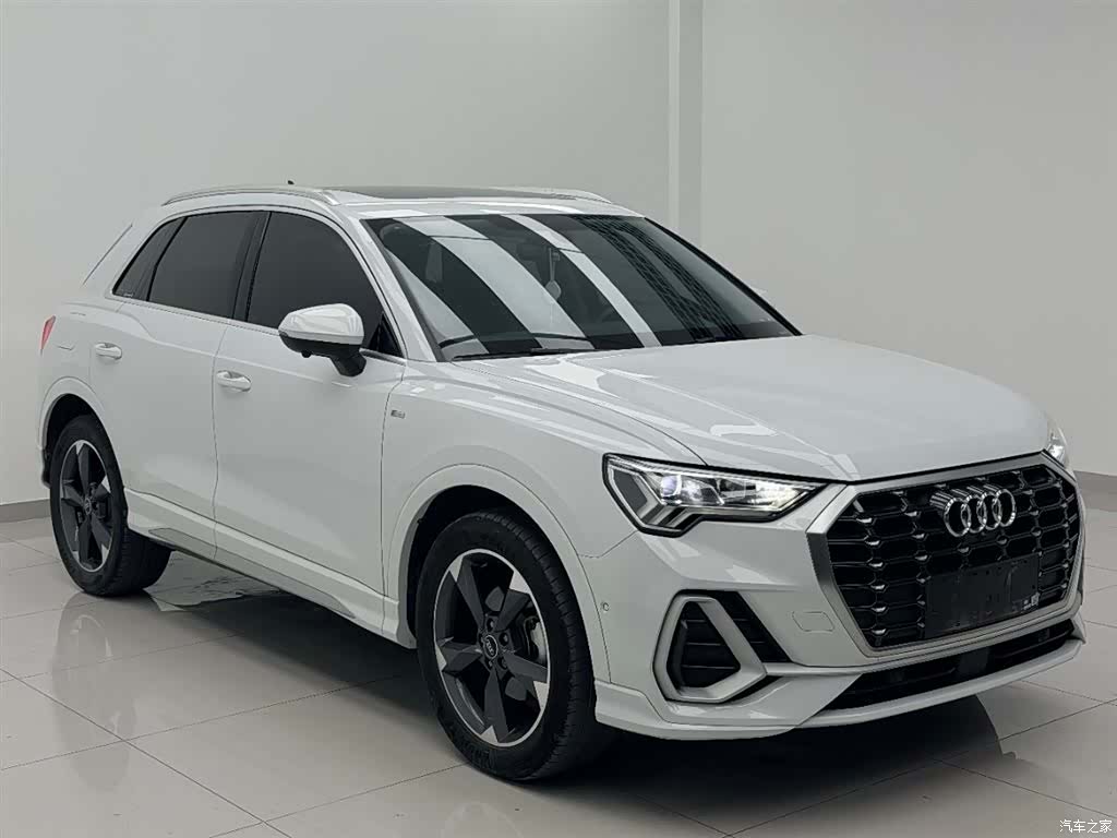 Audi Q3, 2022 10