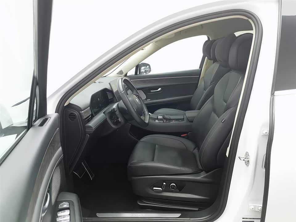 AITO Ask the world M5