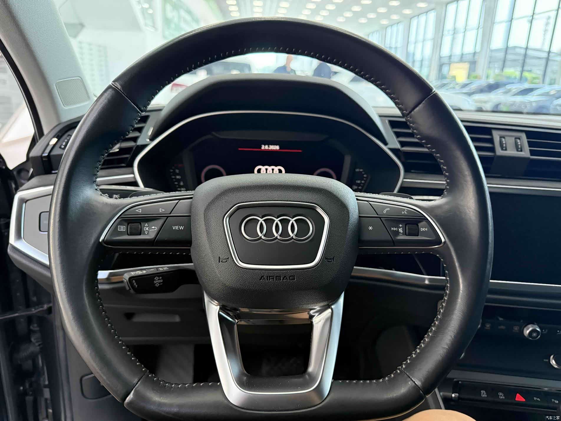 Audi Q3, 2022 11