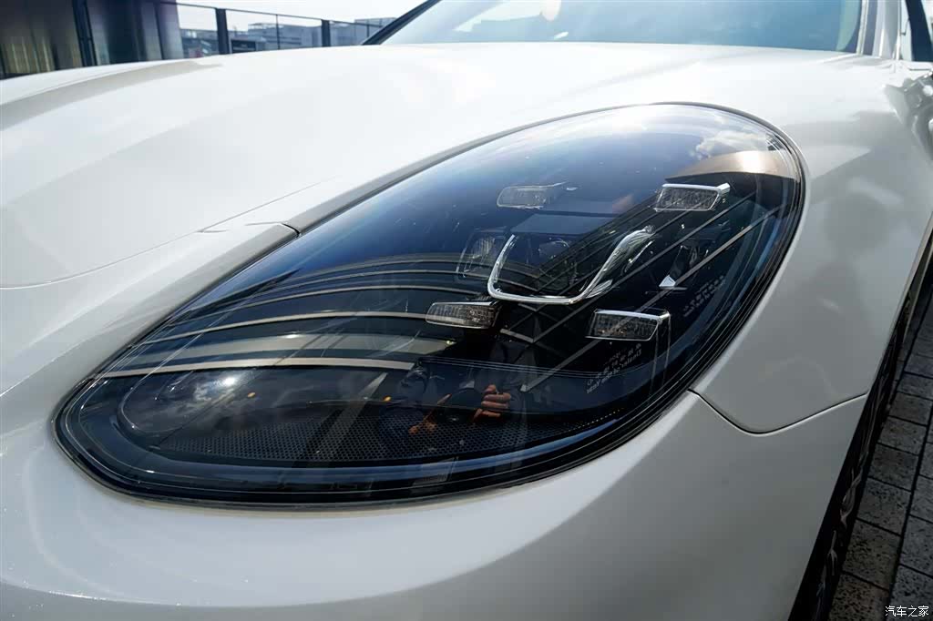 Porsche Panamera, 2018 10