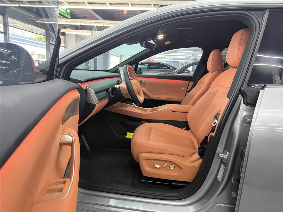 NIO L60