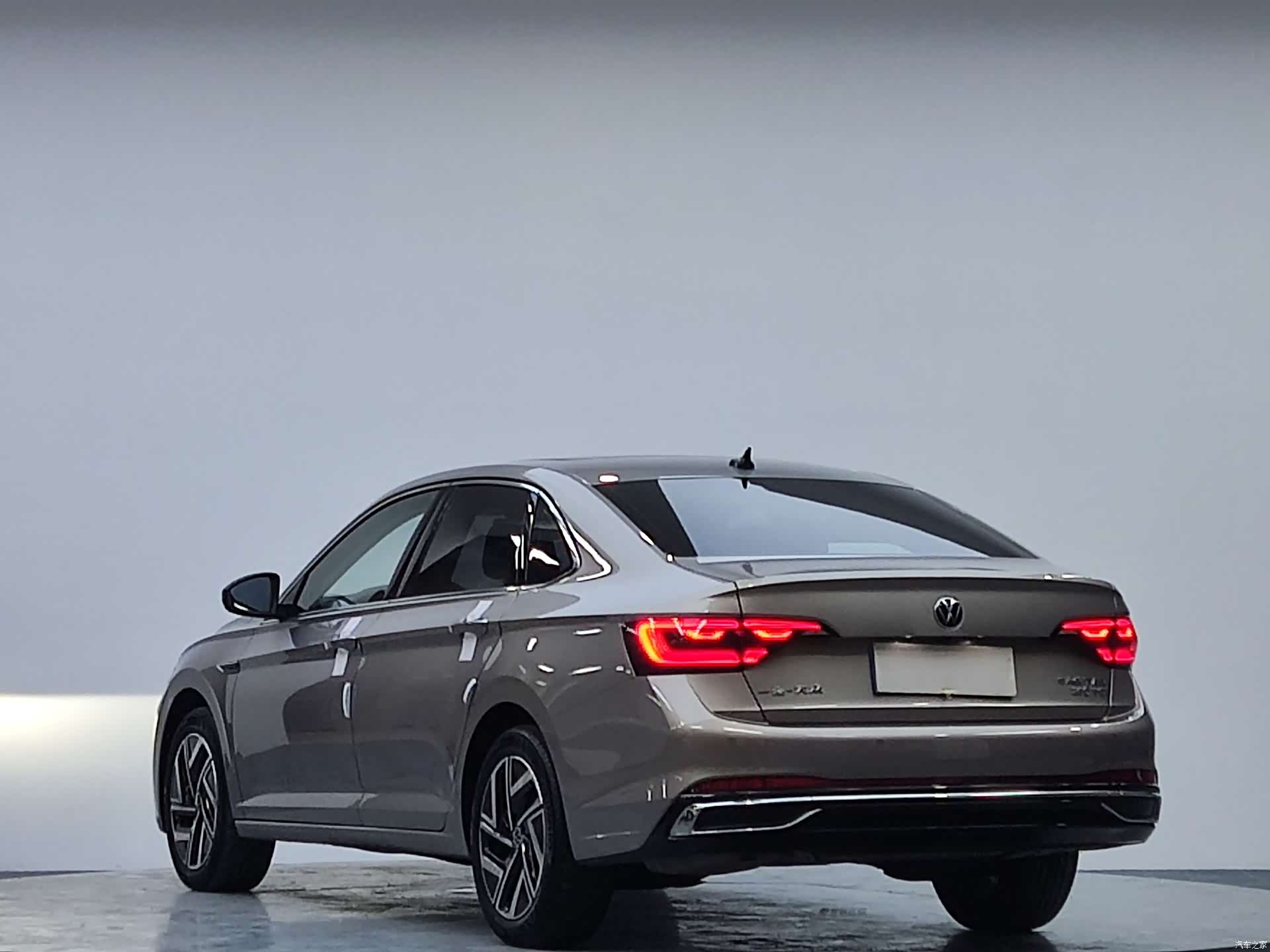 Volkswagen Sagitar, 2022 6