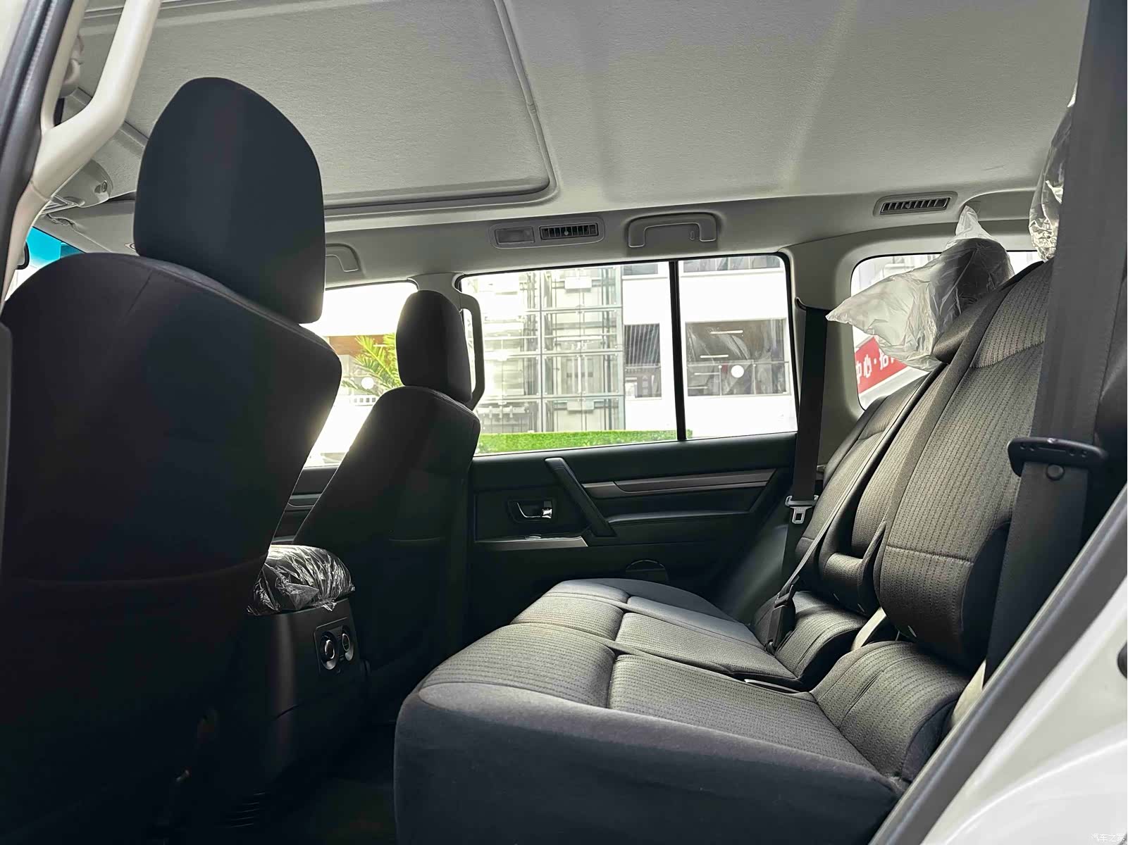 Mitsubishi Pajero, 2020 15