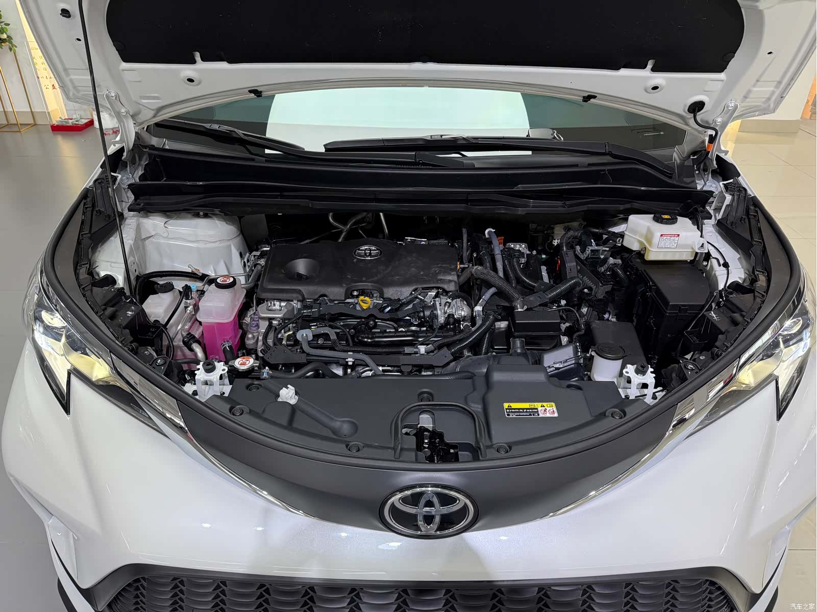 Toyota Granvia, 2024 9