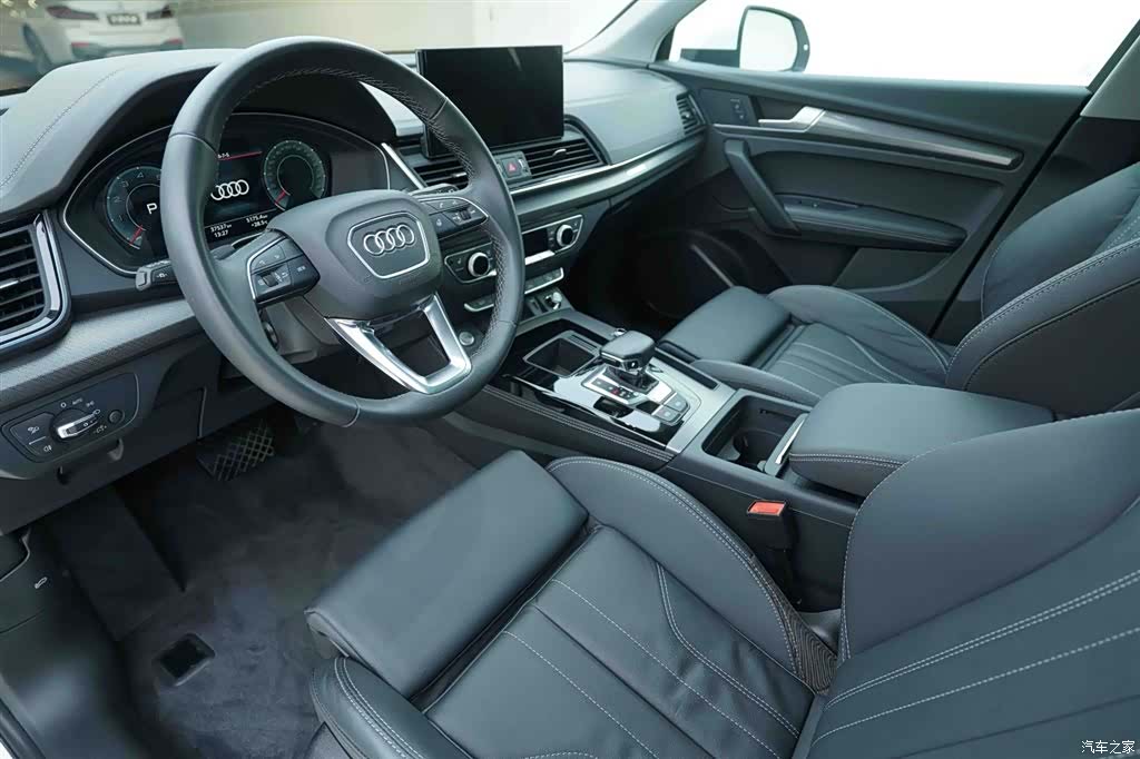 Audi Q5L, 2022 10