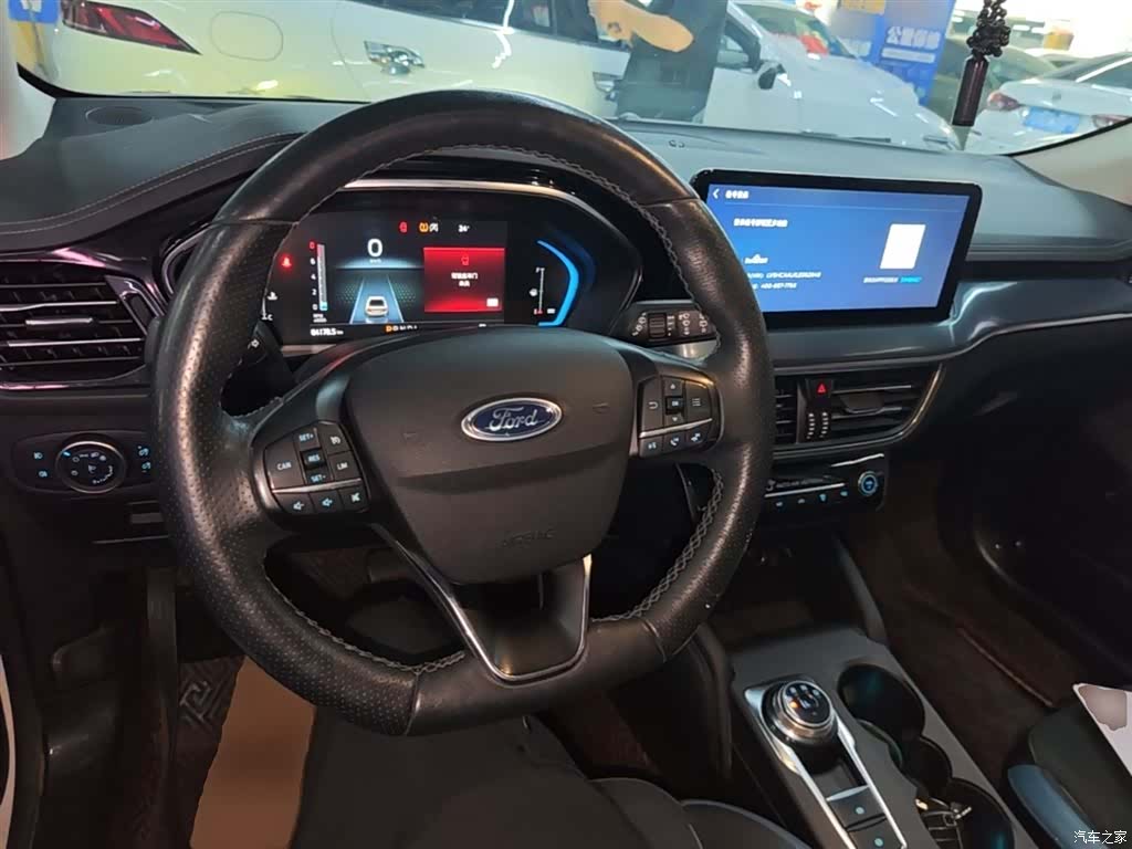 Ford Focus, 2021 10