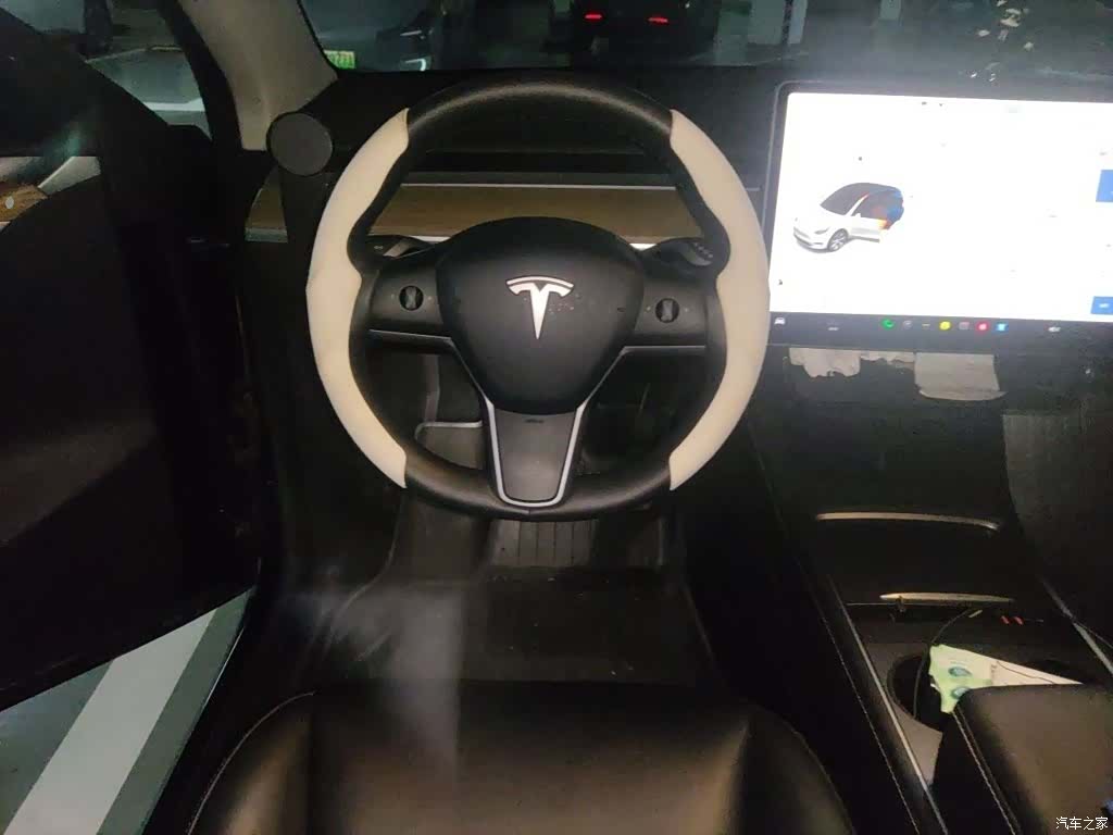 Tesla Model Y, 2023 3