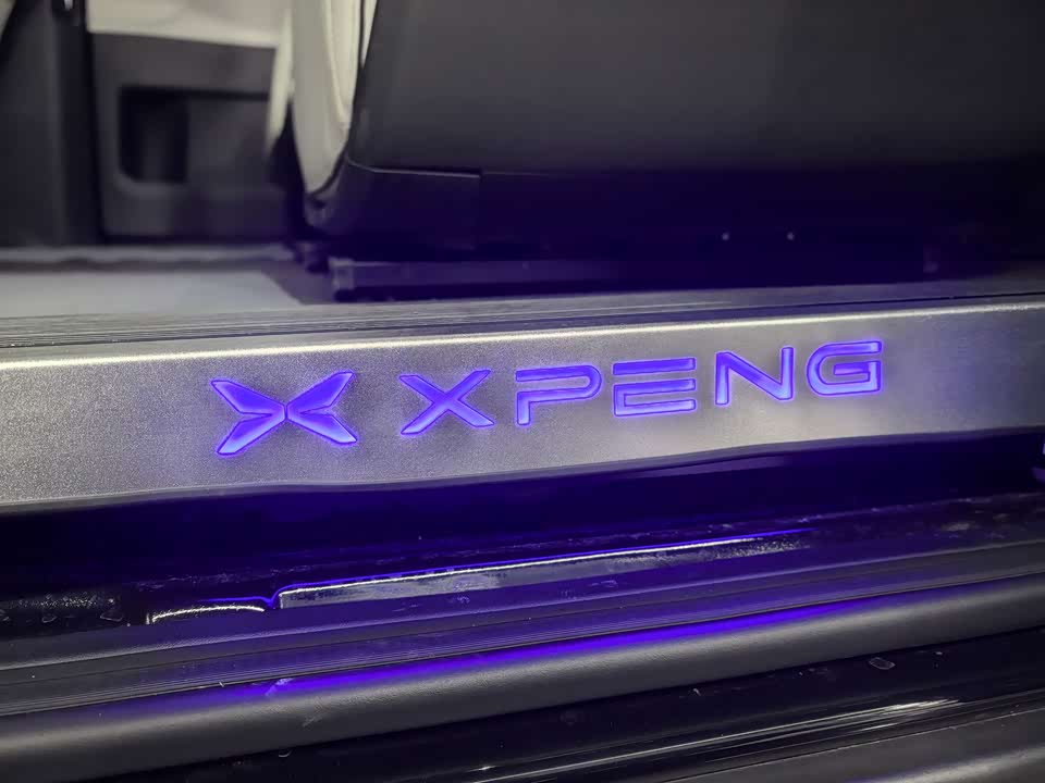 XPENG X9 XPENG X9