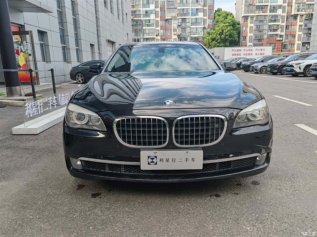 BMW 7 Series, 2011 4