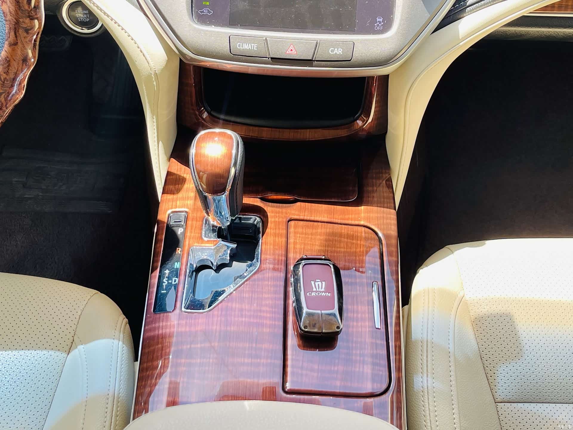 Toyota Crown, 2017 15