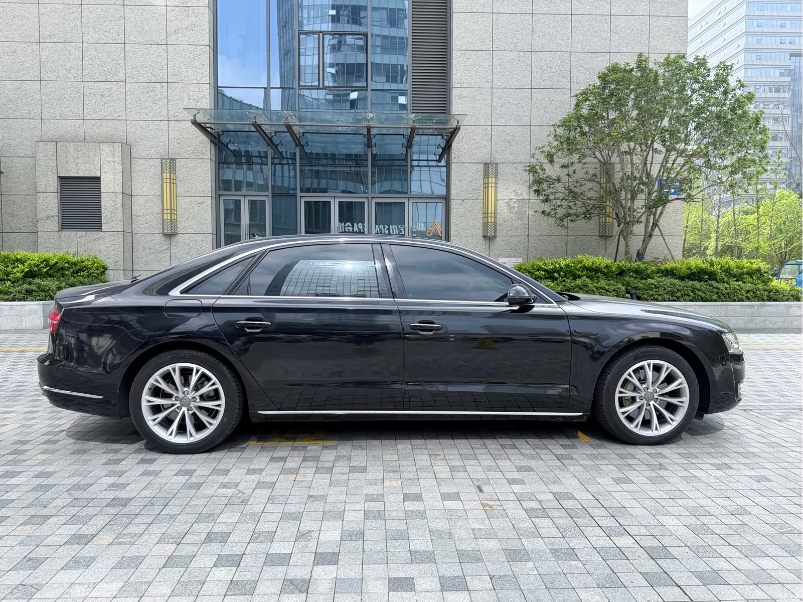 Audi A8L, 2015 9