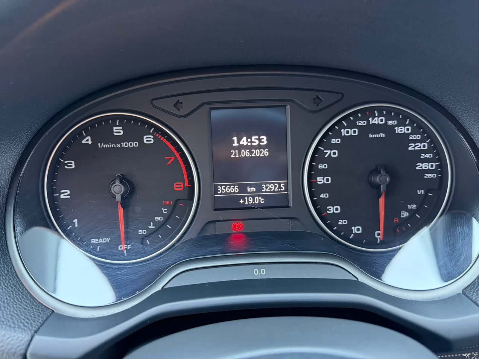 Audi Q2L, 2023 15