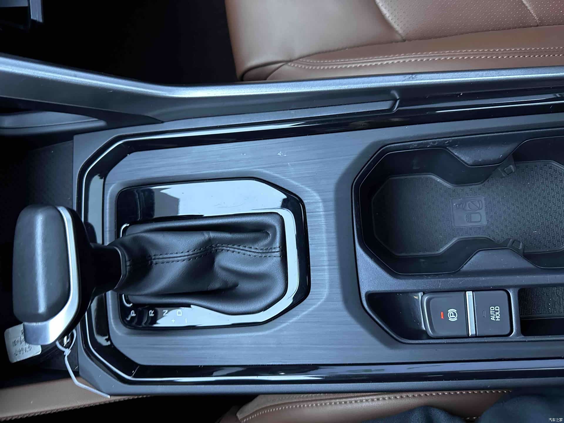 Geely X6, 2022 20