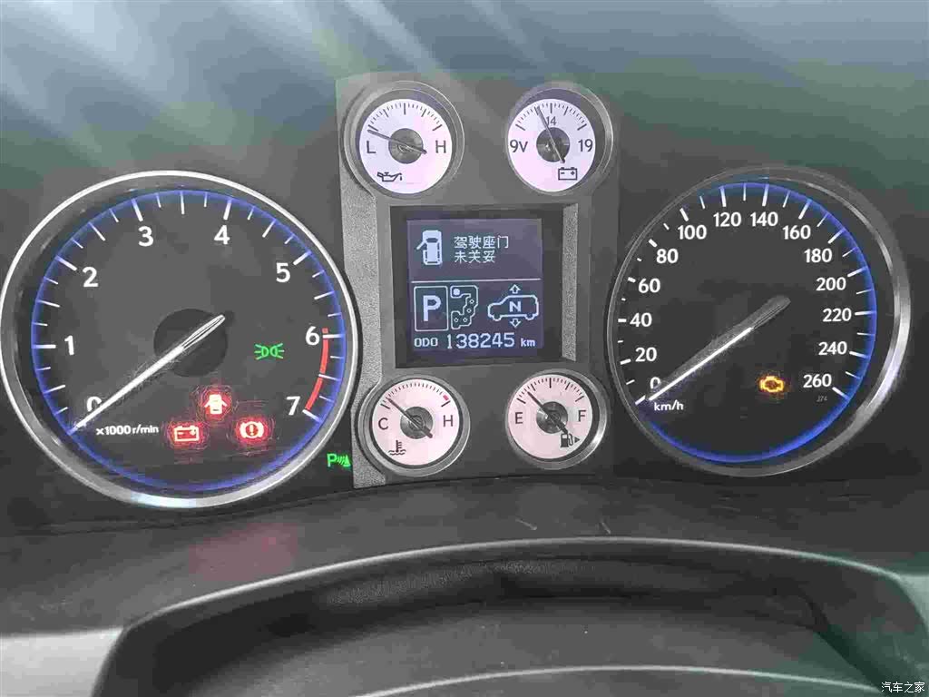 Lexus LX, 2010 12