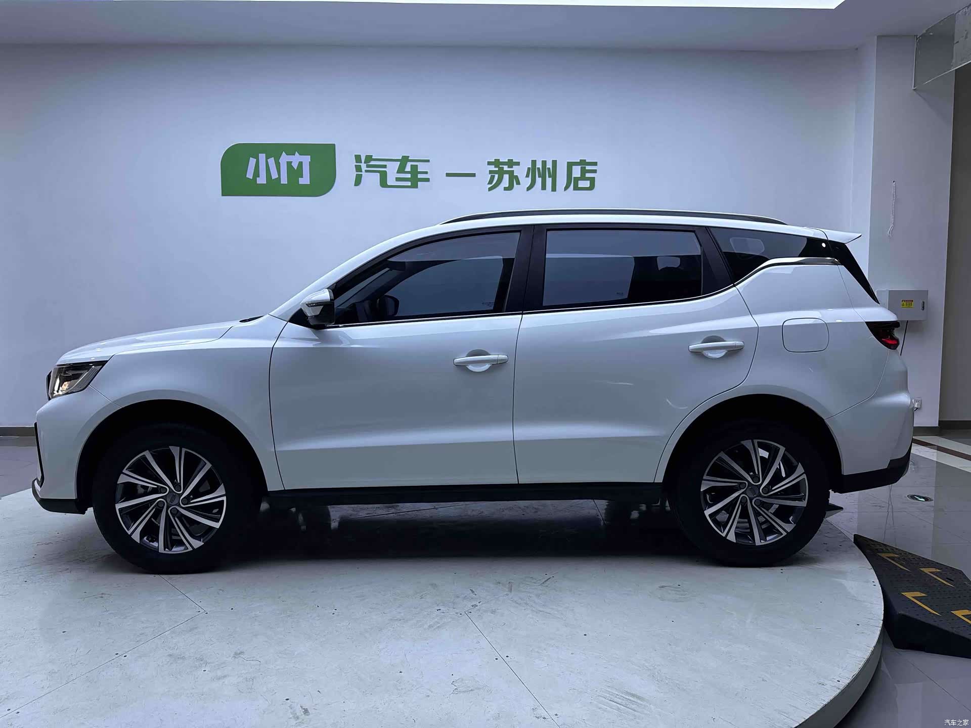 Geely X6, 2022 7