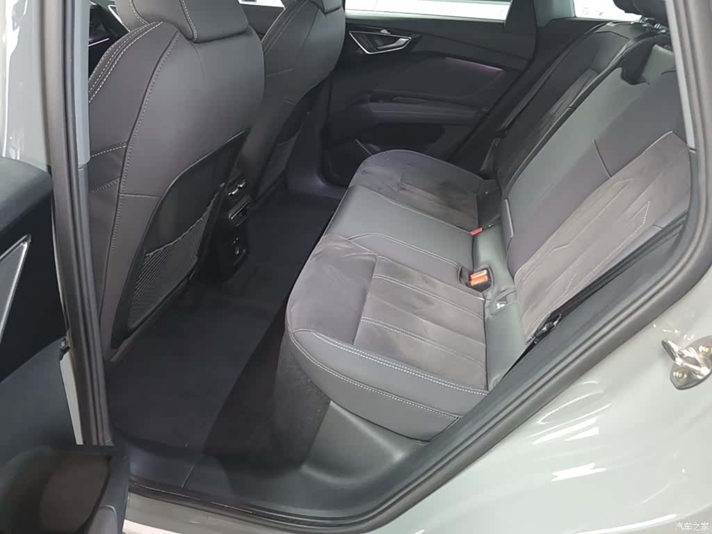 Audi Q4 e-tron, 2023 24