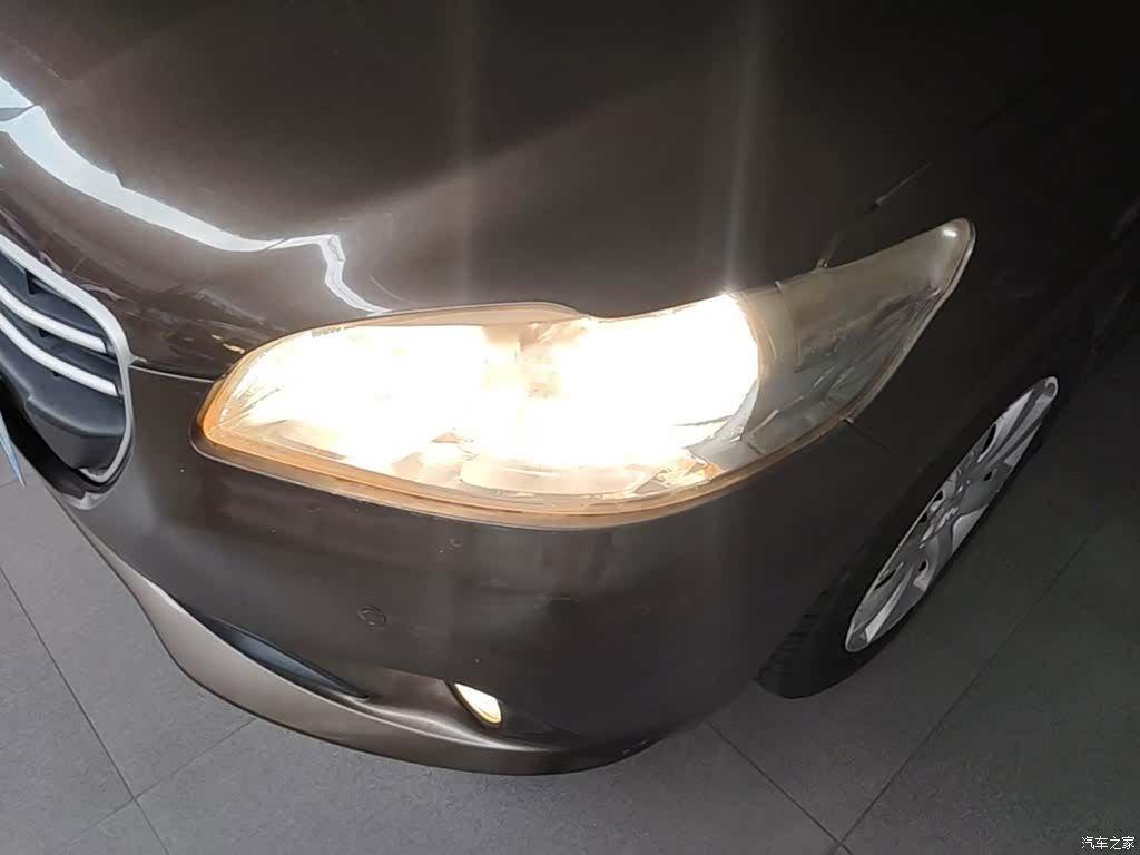 Peugeot 301, 2014 24