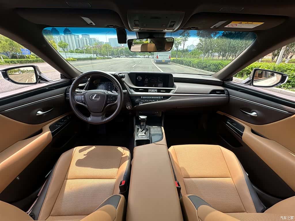 Lexus ES, 2018 4