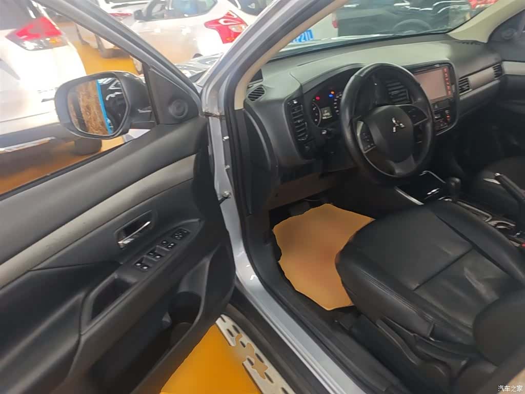Mitsubishi Outlander, 2018 16