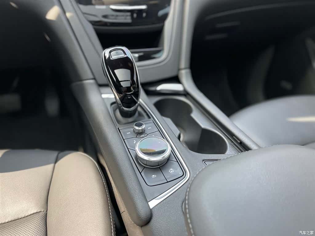 Cadillac XT6, 2021 22