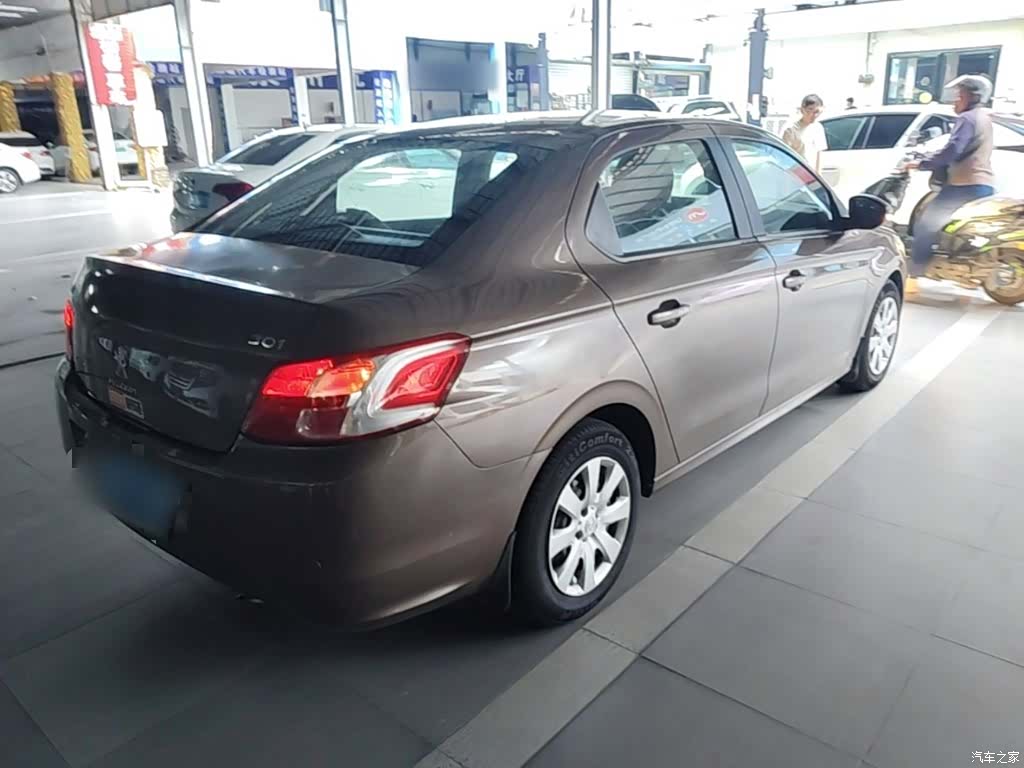 Peugeot 301, 2014 7