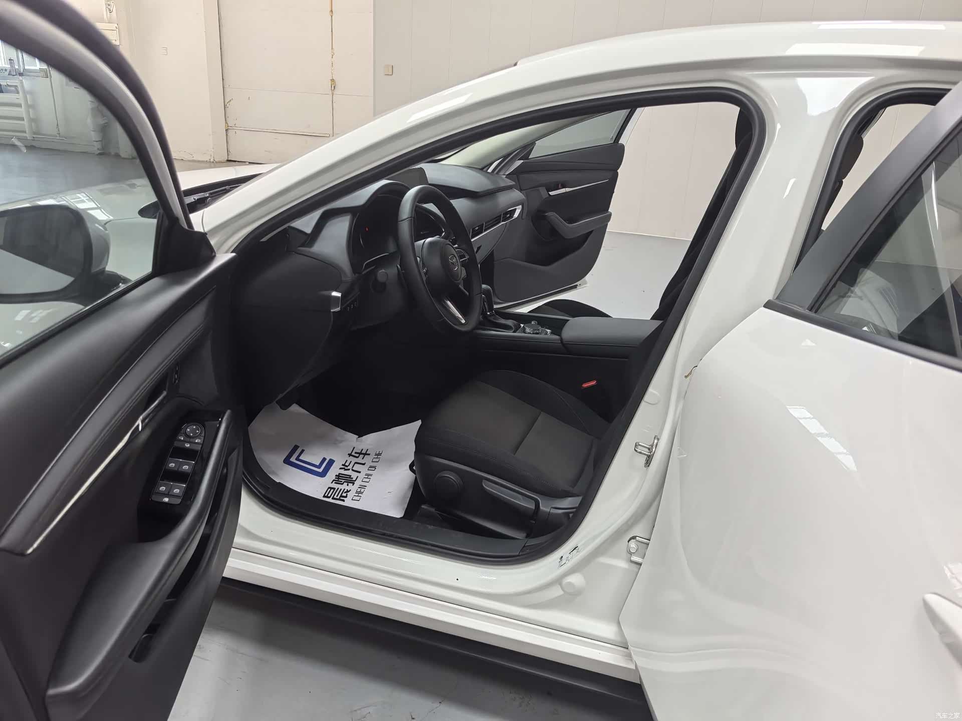 Mazda Mazda3, 2026 10