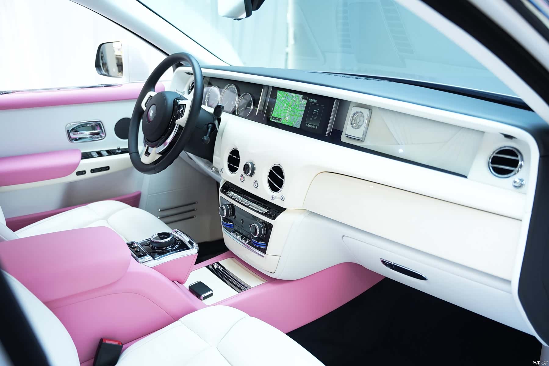 Rolls-Royce Phantom, 2021 8