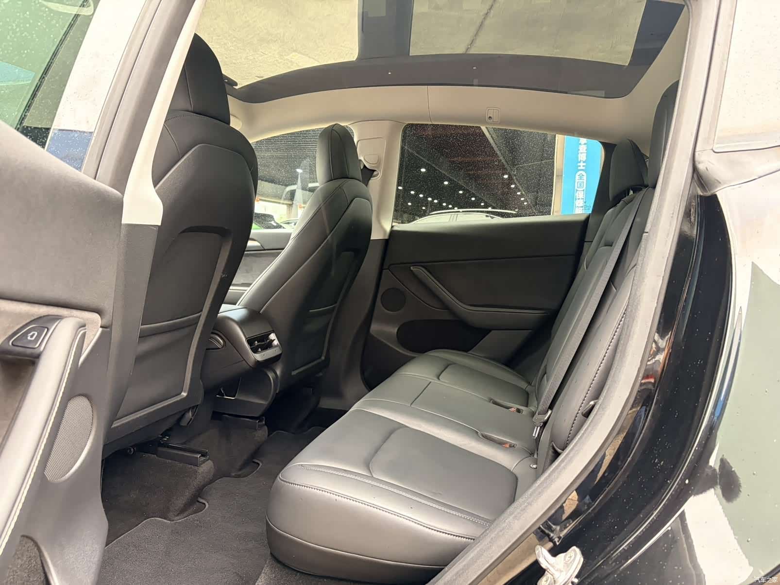 Tesla Model Y, 2021 13