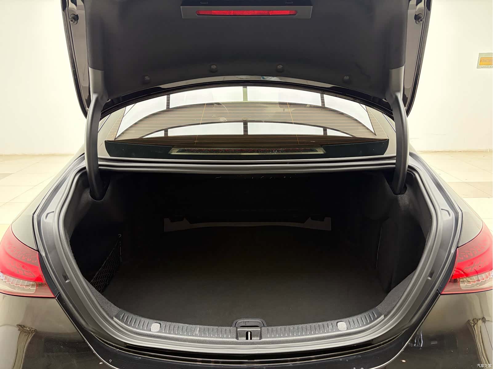 Mercedes-Benz E-Class, 2021 13