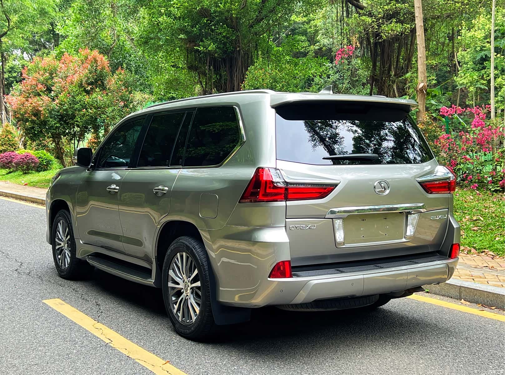 Lexus LX, 2017 19