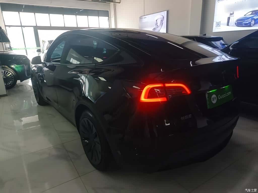 Tesla Model Y, 2023 все фото