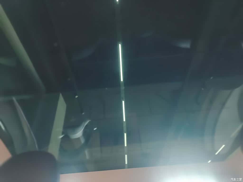 Tesla Model Y, 2023 18