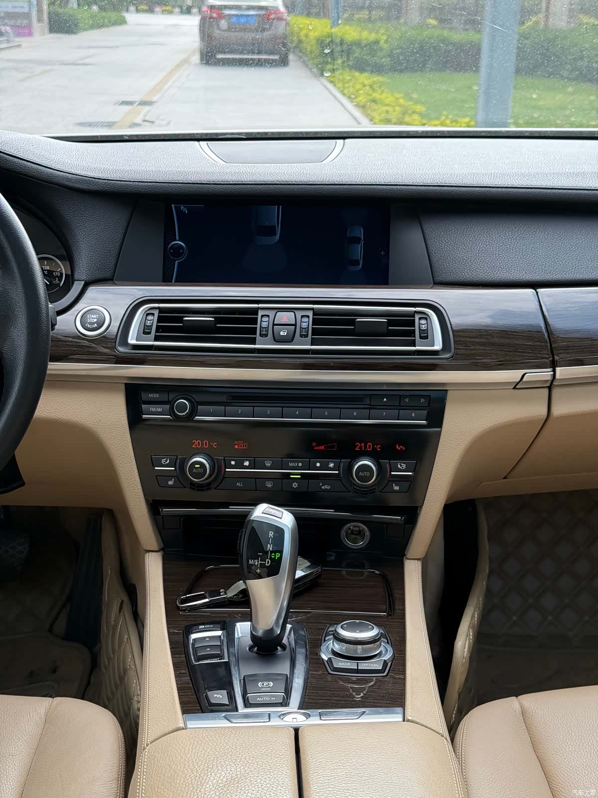 BMW 7 Series, 2011 22