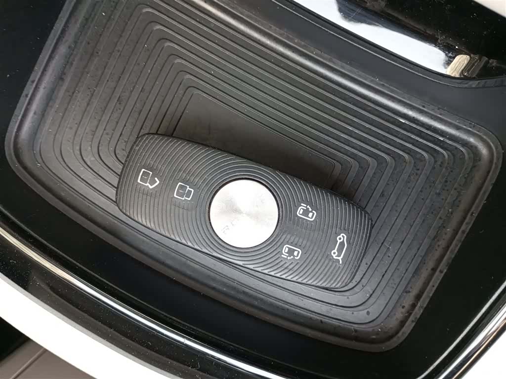Roewe iMAX8, 2023 17