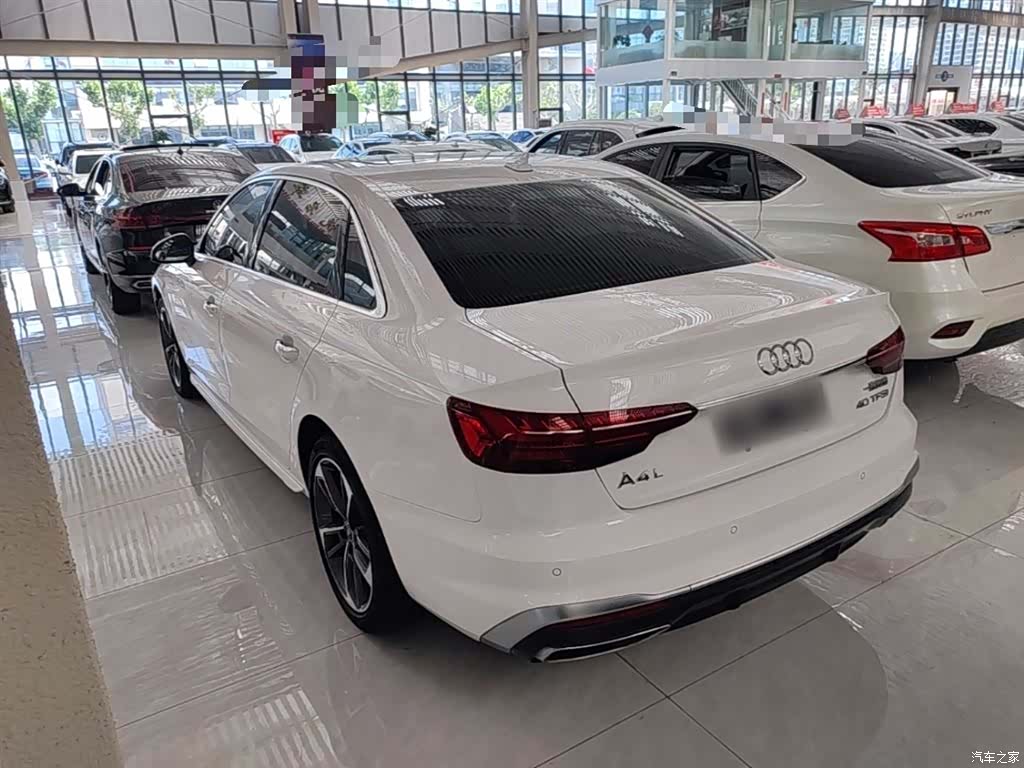 Audi A4L, 2021 все фото