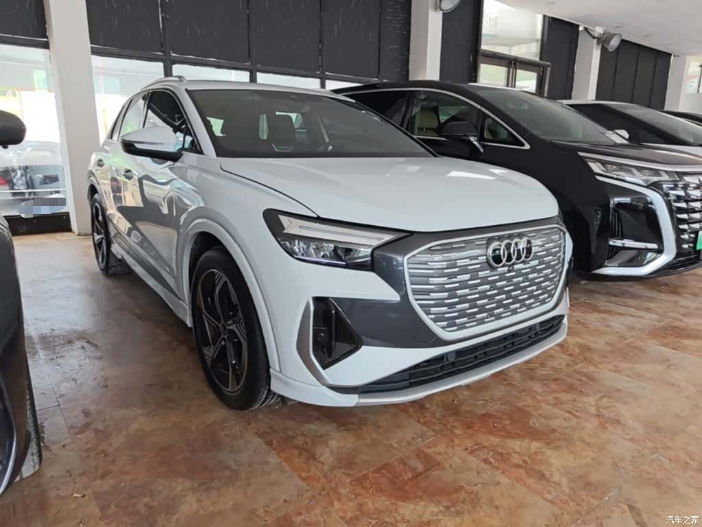 Audi Q4 e-tron, 2024 4