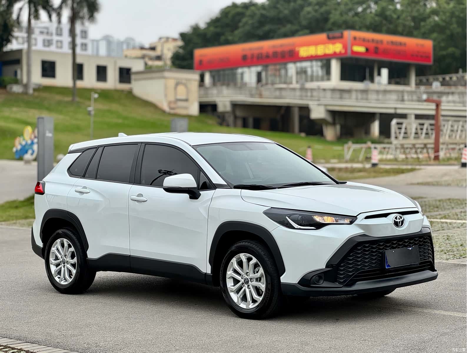 Toyota Frontlander, 2025 все фото