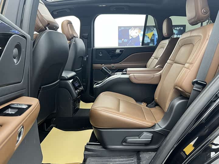 Lincoln Aviator, 2022 года фото 10