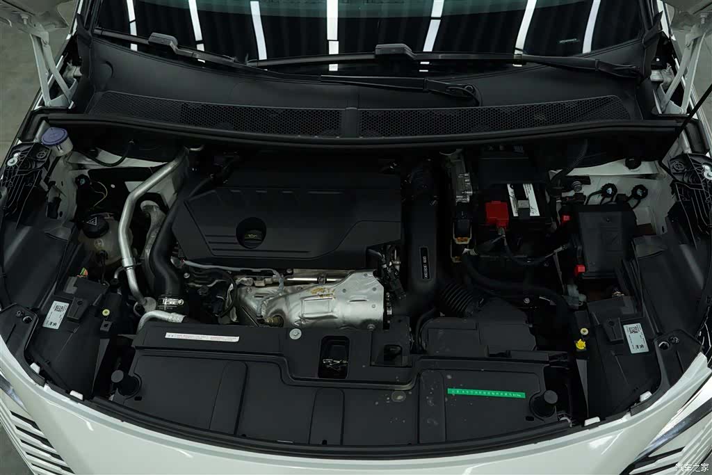 Peugeot 5008, 2023 11