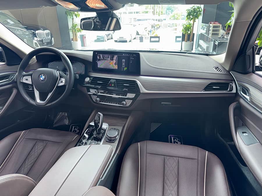 BMW 5 Series 2021, фото 4