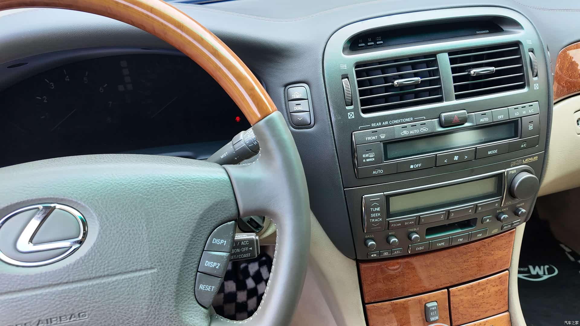 Lexus LS, 2004 54