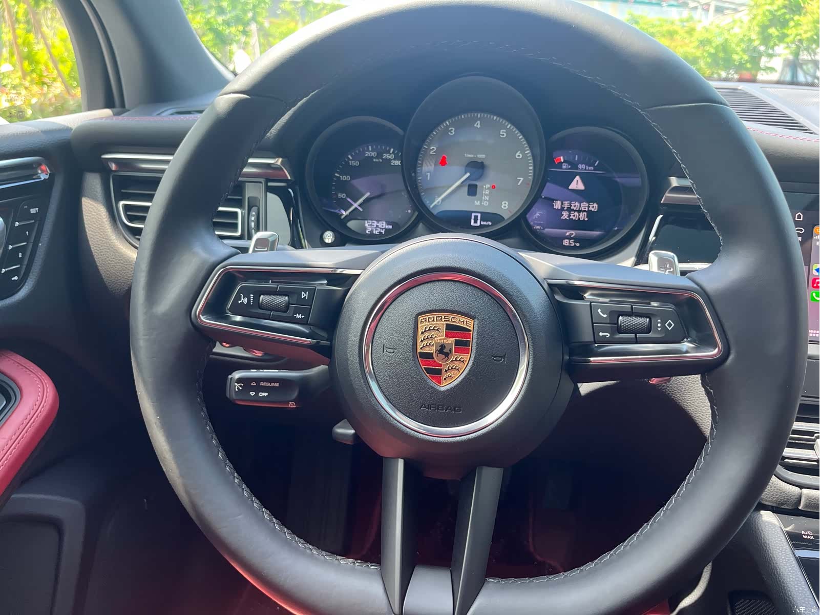 Porsche Macan, 2024 все фото