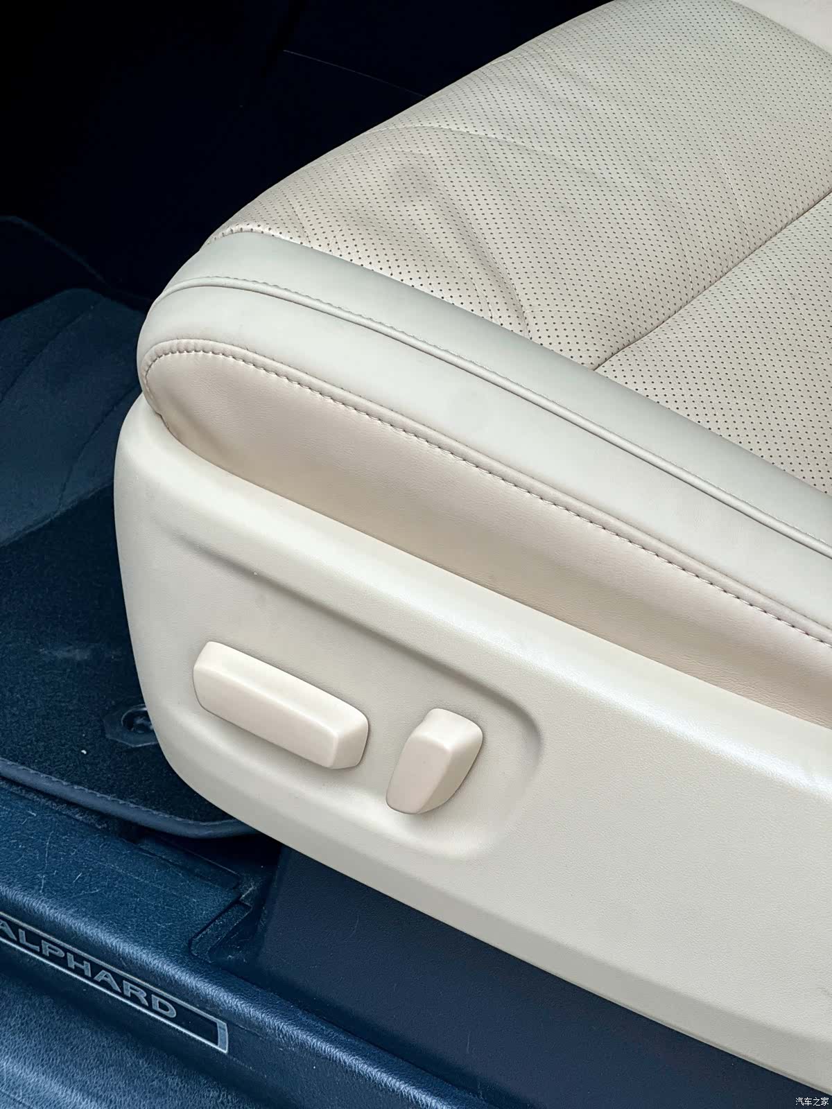 Toyota Alphard, 2016 42