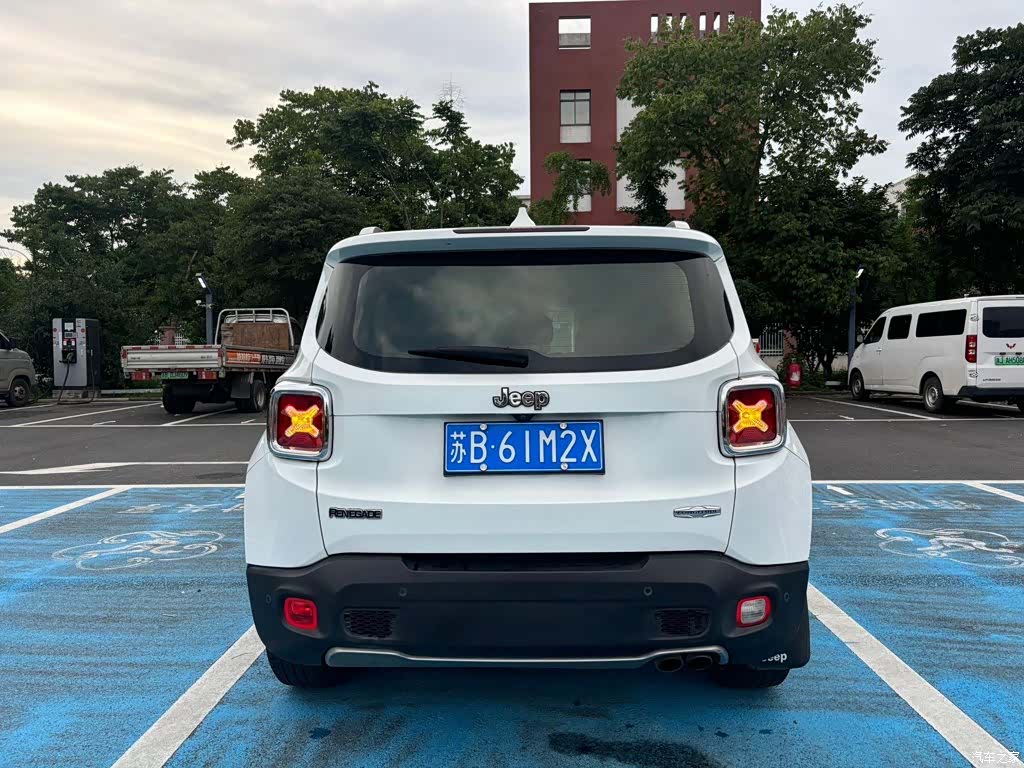Jeep Renegade, 2016 9