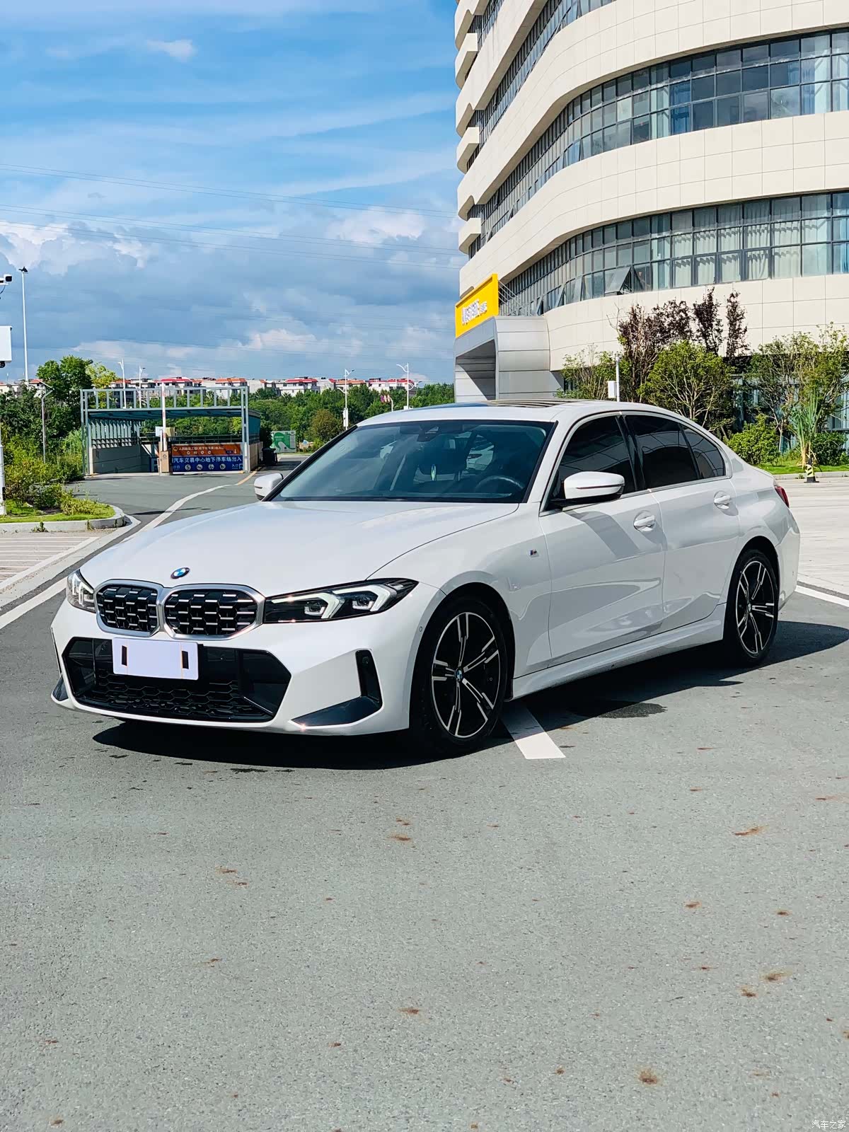 BMW 3 Series, 2023 1