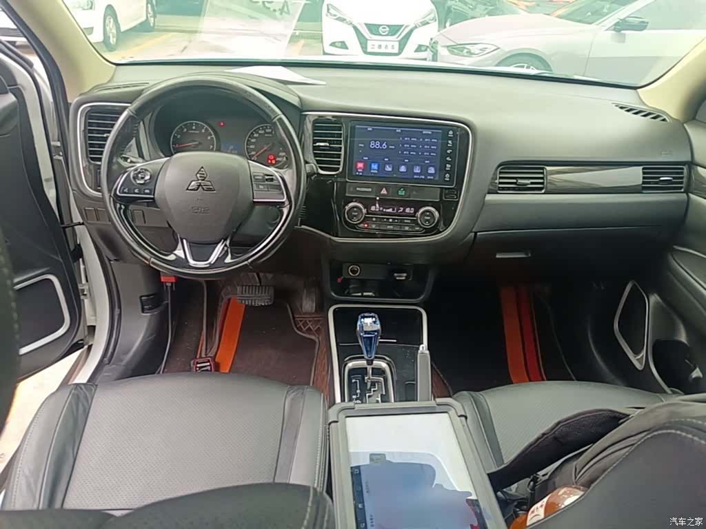 Mitsubishi Outlander, 2018 10