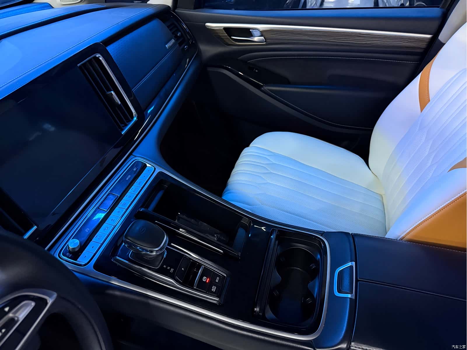 Trumpchi M8, 2022 6