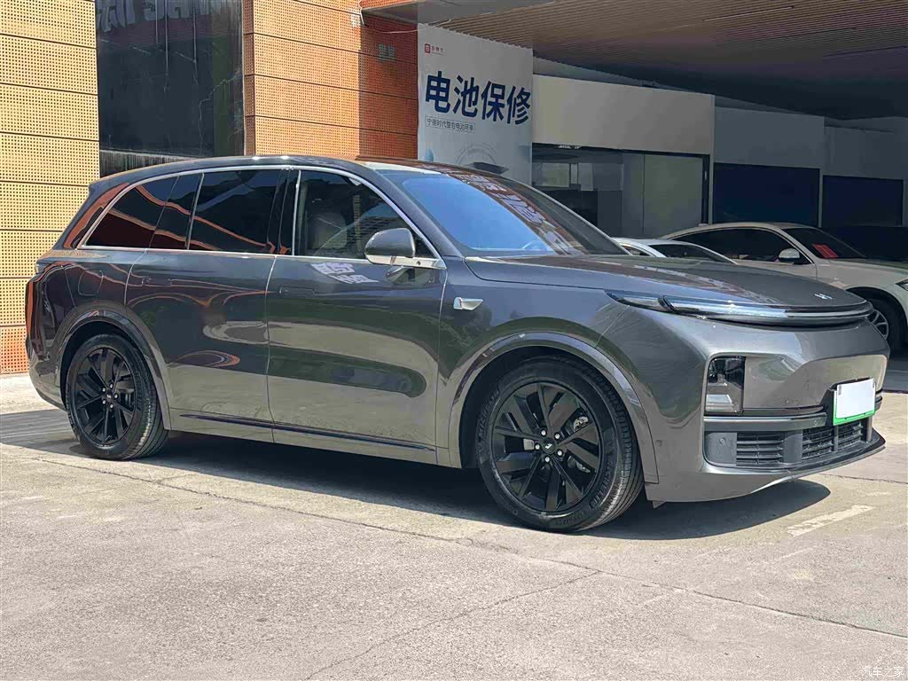 Li Auto L8, 2023 3