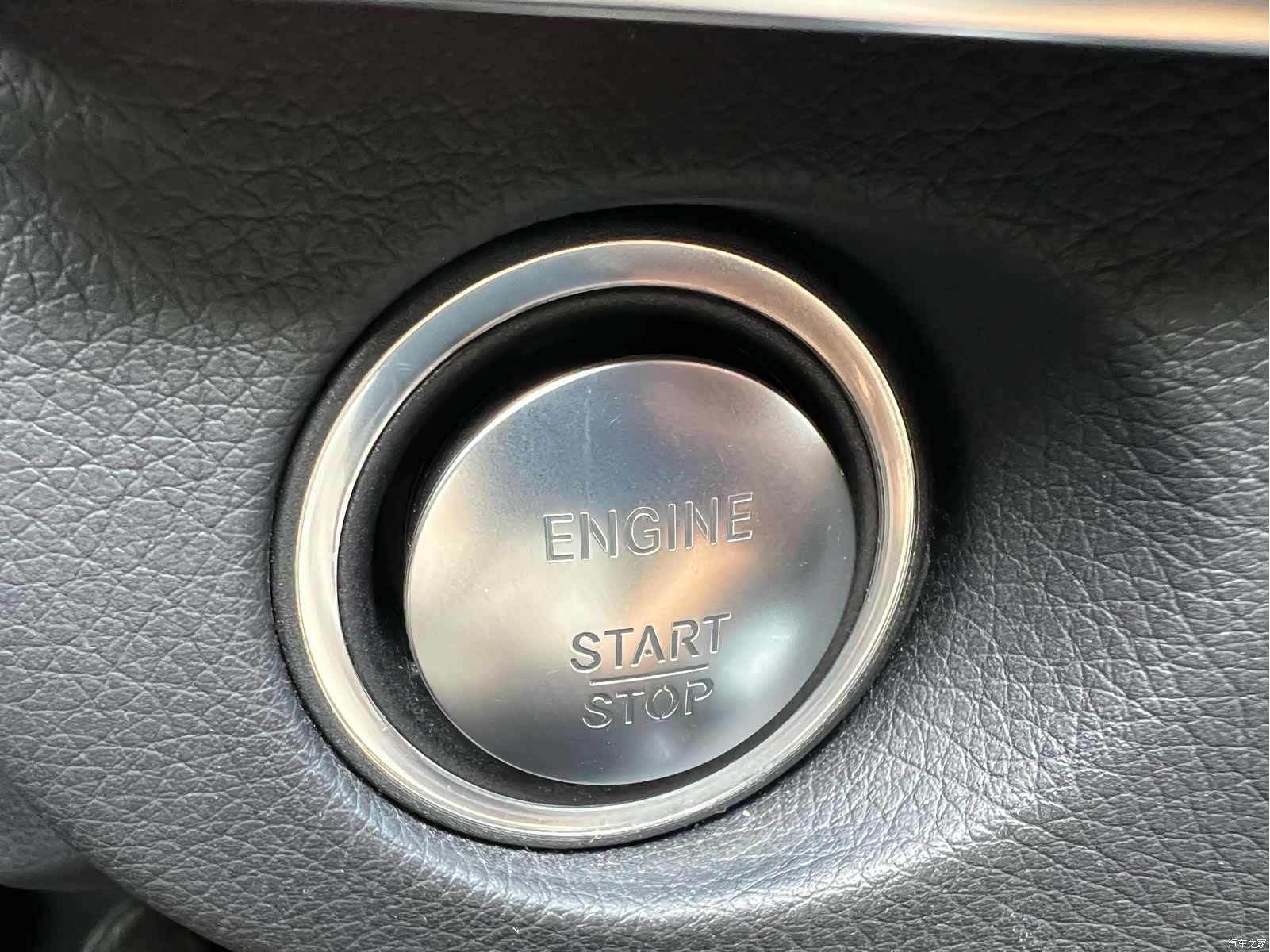Mercedes-Benz E-Class, 2016 35