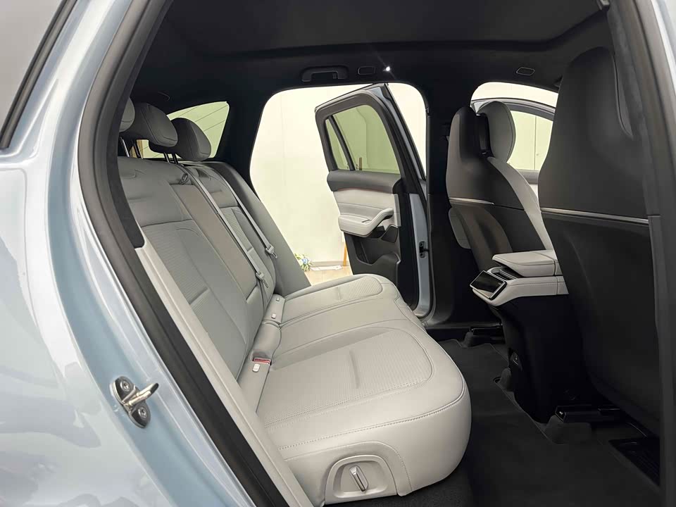 NIO ES6